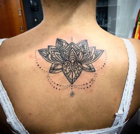 50 fotos de tatuagem feminina nas costas para você se inspirar